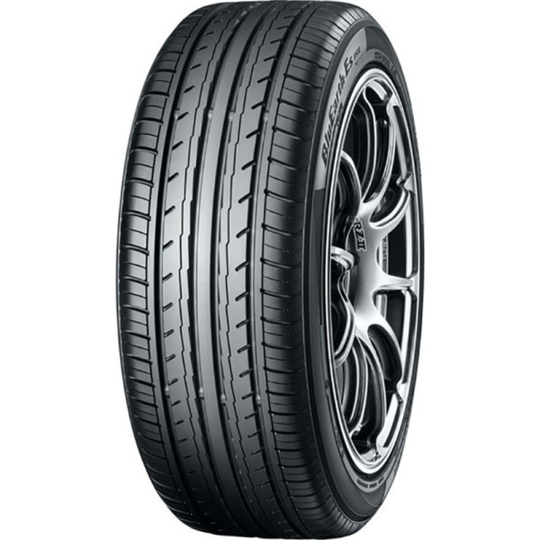 Yokohama BluEarth-Es ES32A 235/45 R17 97V